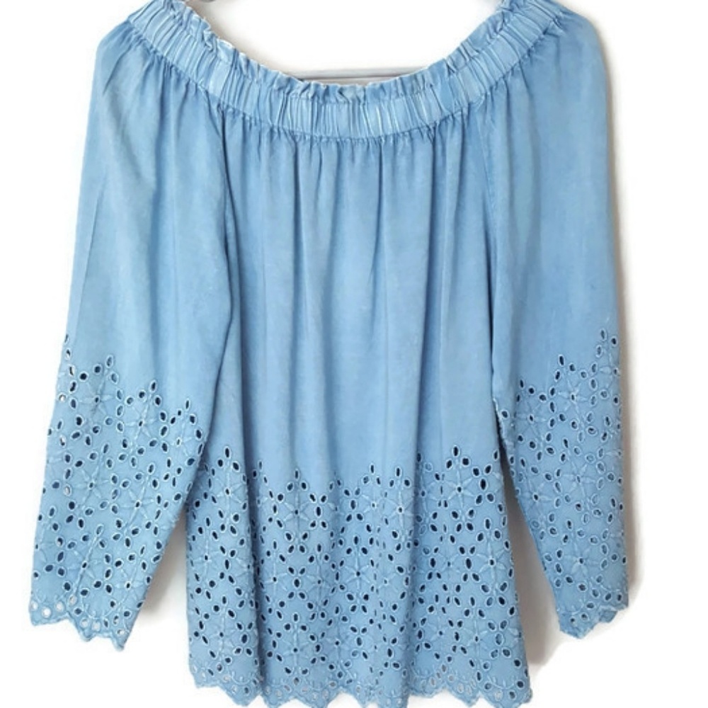 Style envy off shoulder cute summery blue top.